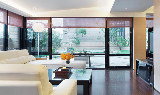 �������